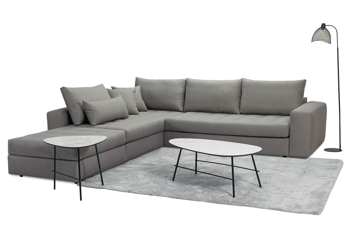 Απεικονείζεται ο καναπές με το σκαμπό.